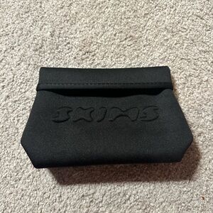 SKIMS Neoprene Bag Pouch Black
